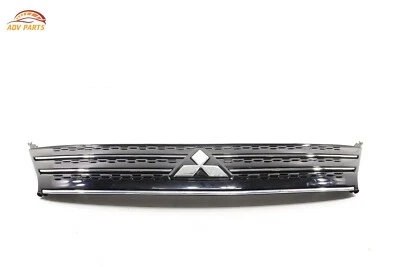 Parachoques delantero radiador parrilla superior moldura OEM Mitsubishi Outlander 2022-2023 Foto 1 de 4