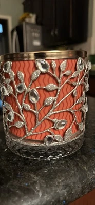 Candelabro Bath & Body Works color plata con pedrería y brillo Foto 1 de 3