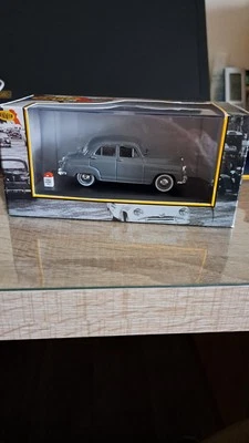NOSTALGIE -- SIMCA ARONDE 1952 -- Ech 1/43 -- NEUF avec boîte d'origine - Photo 1/4