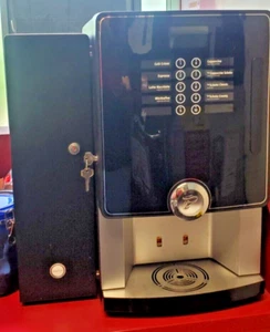 Tchibo Coffea Compact Kaffeemaschine Vollautomat Kaffee, Schoko Latte, Espresso - Bild 1 von 10