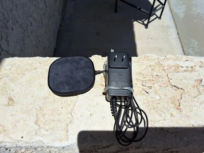 Almohadilla de carga inalámbrica Mophie Fast Charge 15W para Apple Google Samsung habilitada para Qi Foto 1 de 3