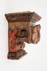 Soporte de pared policromado indo-portugués del siglo XVII que representa una flor rocaille - Imagen 1 de 10