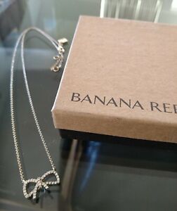 Banana Republic Rhinestone Bow Gold Necklace 