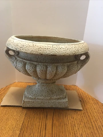 Vintage Cast Iron Urn Double Handled Garden Planter Oval Shape￼ 9 1/2”Tall,17Lb Cover