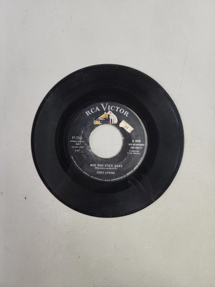 Chet Atkins - Boo Boo Stick Beat - RCA (45RPM 7")(AA166)  - Image 1 of 3