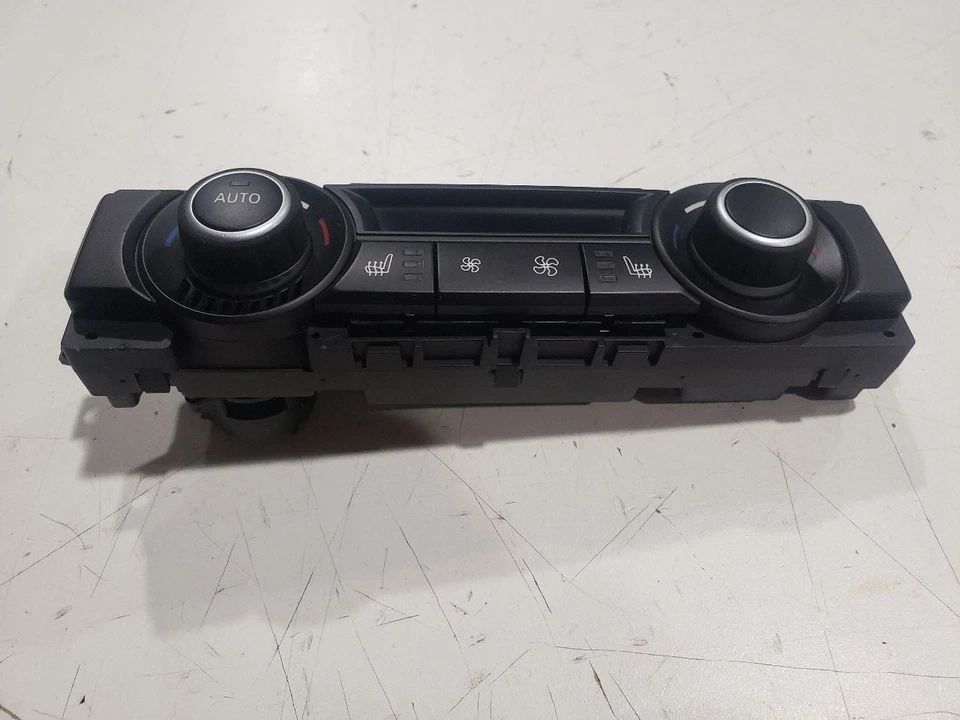 Assento traseiro e controle climático de temperatura - 2012 BMW X6M E71 - 08-14 OEM 9215515 - Imagem 1 de 4