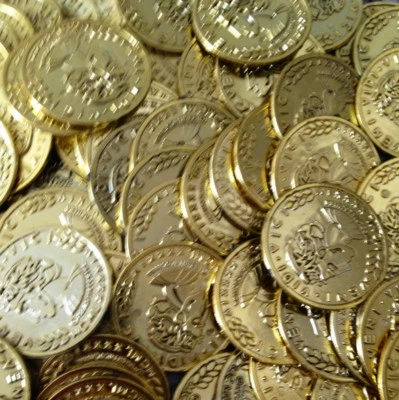 1000 monedas de juguete de plástico pirata de oro para jugar fiestas de cumpleaños favores piñata moneda de dinero Foto 1 de 4
