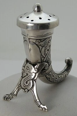 Magnus Aase Noruega Esterlina Única Sal Pimienta Coctelera Cuerno Vikingo Forma Figura Foto 1 de 4