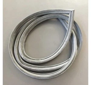 FIAT 850 SPORTCOUPE' FRONTSCHEIBE GUMMIDICHTUNG SCHEIBENGUMMI BRANDNEU - Bild 1 von 1
