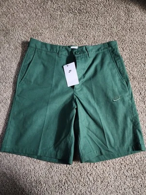Nike Club Chino Short Fir Green FZ5772-323 Men’s Size 30 - Image 1 of 4