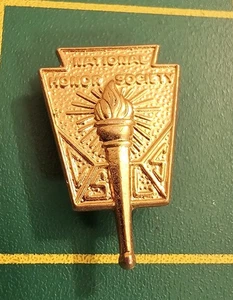 B JP (R) National Honor Society Member Award Pin, (28) - Picture 1 of 2