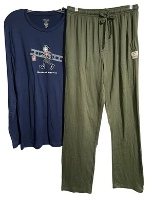 Life Is Good Para Hombres Pequeña Fin de Semana Guerrero Camisa Azul Verde Oliva Pantalones Prendas para dormir Foto 1 de 4