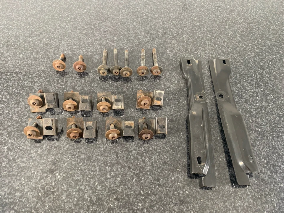 Ford Bronco 1992-1996 superior Lt y Rt lateral desmontable soportes superiores y herrajes OEM Foto 1 de 4