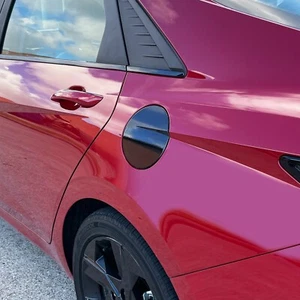 Superposición de vinilo Blackout para puerta tapa gasolina Hyundai Elantra 2021-24 - Imagen 1 de 2