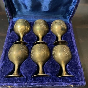 Vintage Engraved Silver Plated Small Goblets Set of 6 In Velvet Case. Pre-Owned. - Picture 1 of 11