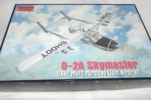 RODEN 1:48 CESSNA 0-2A SKYMASTER - Imagen 1 de 3