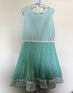 Vestido De Colección Ediciones Raras Ojales Encaje Verde Menta y Rayas Lazo Espalda Niñas 10 - Imagen 1 de 6
