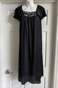Vanity Fair Cap Sleeve Black Nylon Nightgown Lace Accents Neckline Medium - Picture 1 of 6