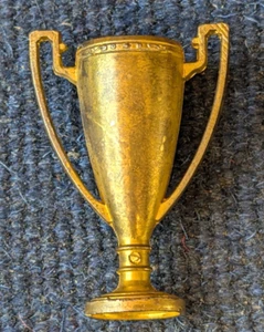 Vintage Barbie Poodle Parade #1643 Original Gold Metal Trophy Award Mattel Japan - Bild 1 von 3