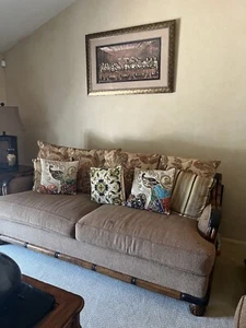 living room furniture - Picture 1 of 3