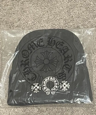 Gorro Negro Cromo Corazones Logo Bordado - ENVÍO EL MISMO DÍA ✅ Foto 1 de 3