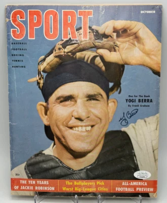Revista "Sport" 1955 firmada por Yogi Berra. 10x WS Champ. 3x AL MVP. Salón de belleza. JSA Foto 1 de 4