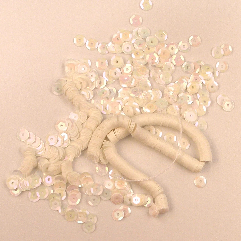 Lentejuelas francesas vintage años 30 5 mm iris blanco redondo ligeramente ahuecado NOS 50 piezas Foto 1 de 1