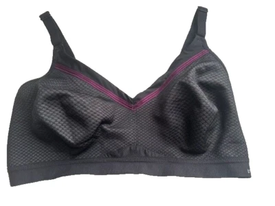 Sutiã esportivo Triumph Triaction movimento livre preto com roxo 42D - Imagem 1 de 4