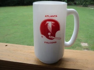 ATLANTA FALCONS VINTAGE MILK GLASS HANDLED MUG - EXCELLENT - Picture 1 of 4