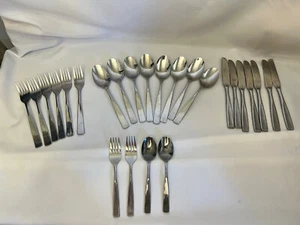 25 Pieces Rogers Co "Allison" Stainless Flatware - Picture 1 of 10