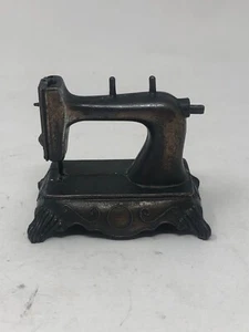 Vintage 1970s Copper Miniature Sewing Machine #5403 Durham Industries - Picture 1 of 8