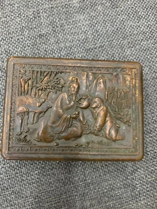 Excellent Chinese Bronze Hand Made Box W/2Figures Relief Cover - Picture 1 of 7