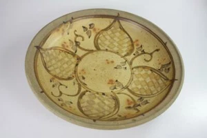 VINTAGE AUSTRALIAN STUDIO POTTERY HAND MADE LARGE PLATE stamped 'A' - Picture 1 of 6