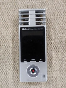 ZOOM Q3HD Handy Video Recorder Digital 4x HD1080p XY Stereo Condenser Microphone - Picture 1 of 7