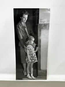 Original Oversized Press Photo: Kindergarten Teacher/Child Gift 30's 40's 13.5x6 - Picture 1 of 9