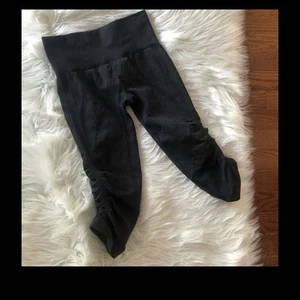 Lululemon In The Flow Crop Black Size Small - Picture 1 of 3