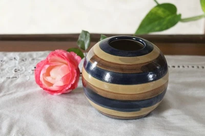 Kugelvase Ringel Vase aus Keramik getöpfert Handarbeit Blumenvase Geschenk - Bild 1 von 4