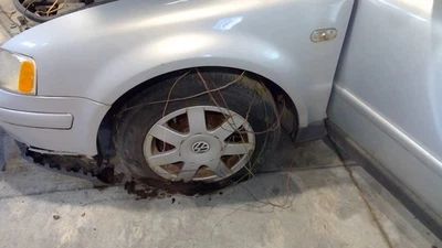 Braço de controle inferior dianteiro conversível para motorista compatível com 96-06 AUDI A4 3763907 - Imagem 1 de 4