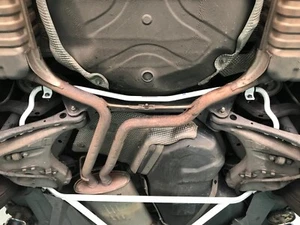 Barra estabilizadora trasera antivuelco para Audi A4 B7 (TIPO 8E) 2.0 TFSI 2x2 04-09 Ultra Racing - Imagen 1 de 8