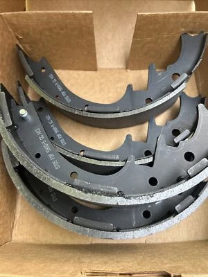 Juego de zapatas de freno traseras para Ford Ranger Mazda B2300 B2500 B3000 B4000 Carquest Foto 1 de 2