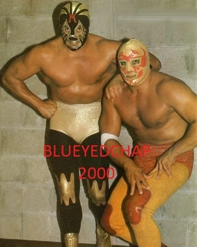 MIL MASCARAS & DOS CARAS WRESTLER 8 X 10 WRESTLING PHOTO NWA WWWF - Image 1 of 1