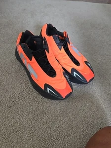 Adidas Yeezy Boost 700 V1 MNVN Orange FV3258 Men's 12.5 "NO BOX" - Picture 1 of 14