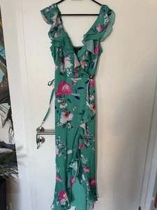 Lipsy Kleid grün Größe 38 neu mit Etikett Rüschen Blumen Wickelkleid - Bild 1 von 4
