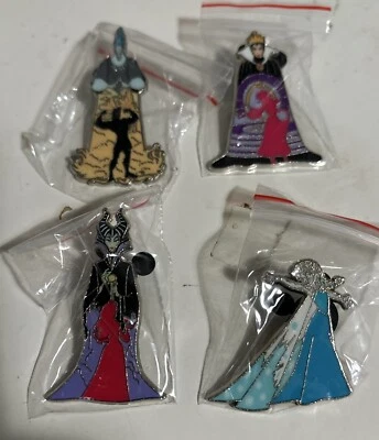 Disney Villanos MALÉFICA HADES REINA DE CORAZONES ELSA Solo Prendedores Lote de 4 Foto 1 de 3