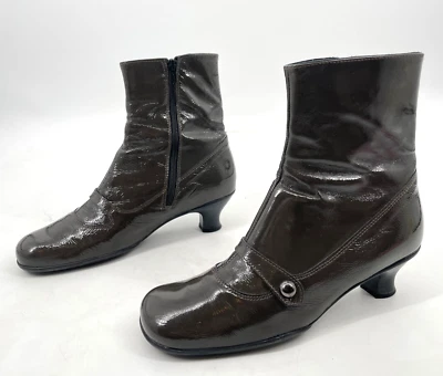 LA CANADIENNE Mujer 10M Arrugada Oliva PATENTE CUERO Carrete Gatito Tacón Bota Cremallera Foto 1 de 4