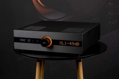 Canor Audio Virtus A3 Referenz Vollverstärker, Dac, Phono MM/MC, KHV / € 5990,-- - Bild 1 von 4