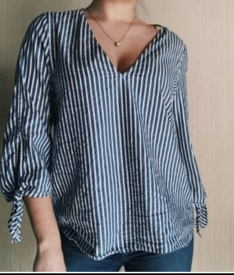 NUEVO CON ETIQUETAS H&M LOGG Blusa Azul Blanco Rayas Algodón Cuello en V Talla 10 Playa Núcleo Costero Foto 1 de 4