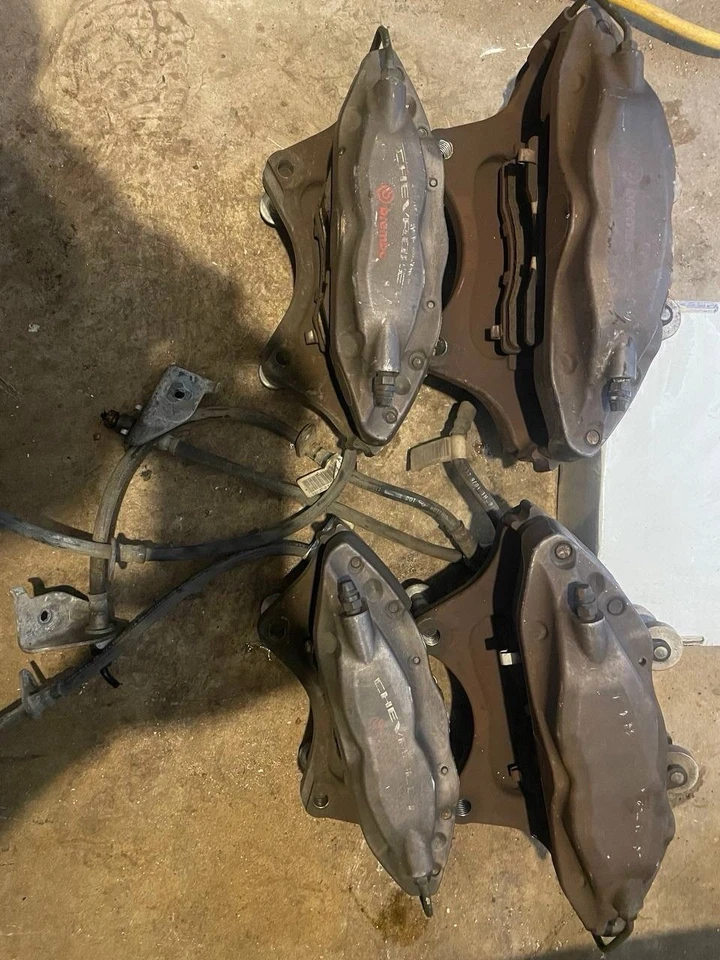 Juego de pinzas de freno Brembo delanteras traseras Chevrolet Camaro SS 2010-2015 LH RR LR Foto 1 de 4