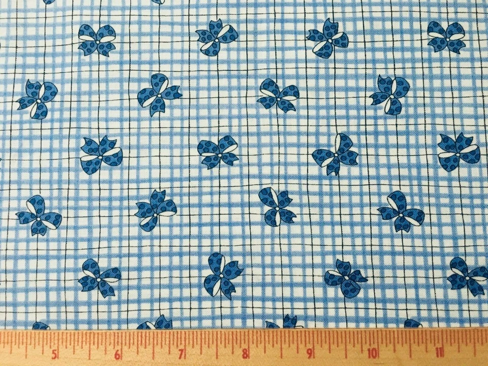 Tela de algodón Celebrate azul a lunares Free Spirit se vende por Foto 1 de 1