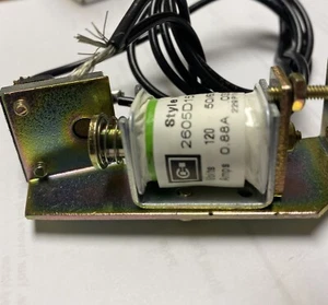 WESTINGHOUSE SCHNEIDHAMMER 2605D15G19 KA JA LB 120 VAC Rechtshand Shunt Trip - Bild 1 von 8